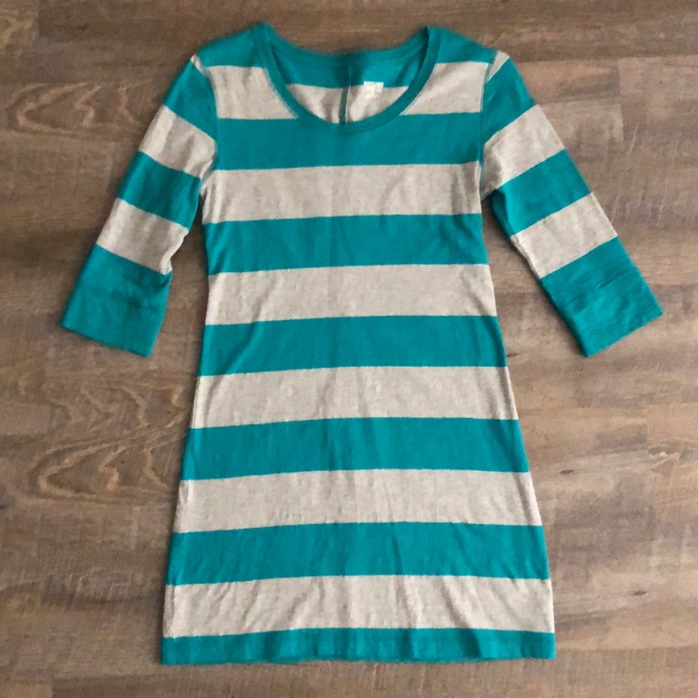 Scoop neck t-shirt style dress
